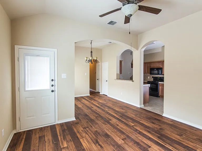 1407 Piedmont Dr — Photo 10