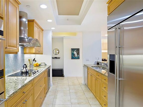 5th image of 400 Beach Dr NE Unit 205