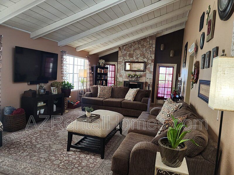 1st image of 2723 S Santa Barbara