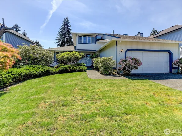 1301 S 236th Place, Des Moines, WA 98198