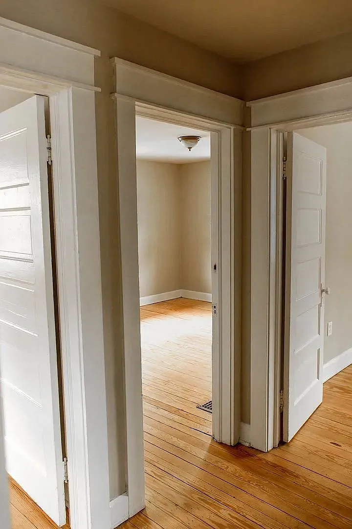 604 E 2nd St - 5 Bedroom/2 Bath - Close to campus! — Photo 4
