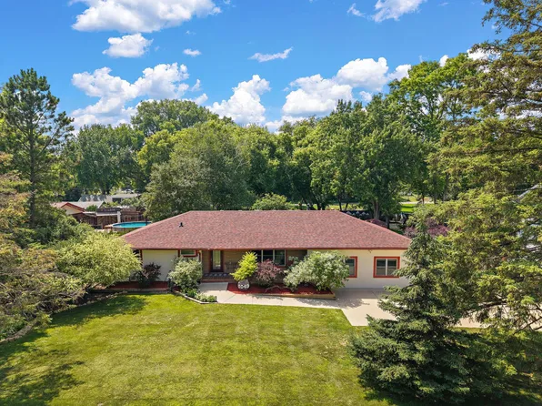 1049 2nd St, Saint Paul Park, MN 55071