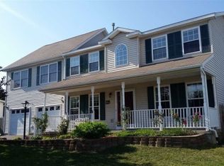 2 Wilson Ln, Cohoes, NY 12047