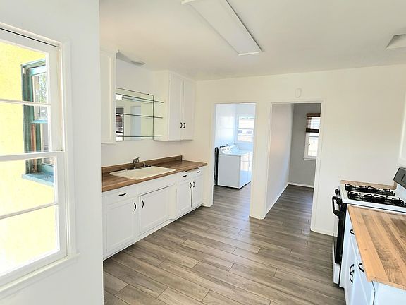 3rd image of 20912 Dalton Ave