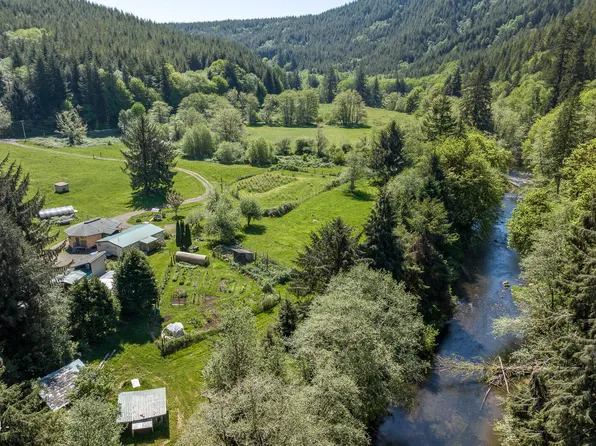 8718 Logsden Rd, Blodgett, OR 97326