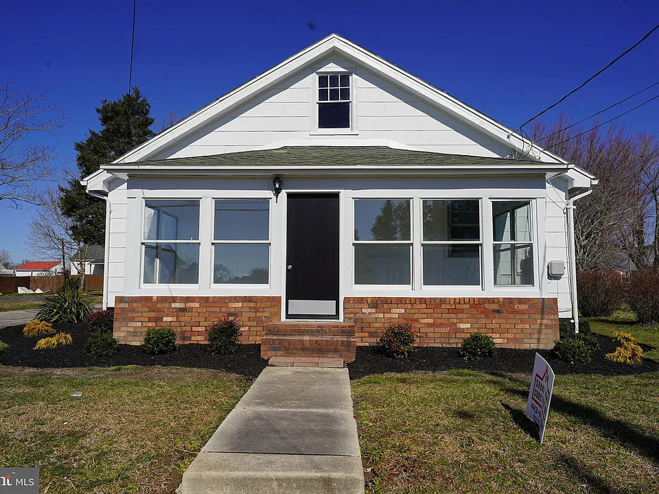 221 Branch St