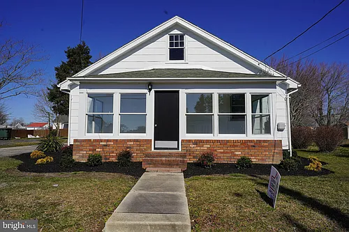 221 Branch St Photo 1