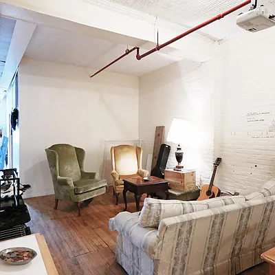 Rented by Nooklyn NYC LLC | media 91