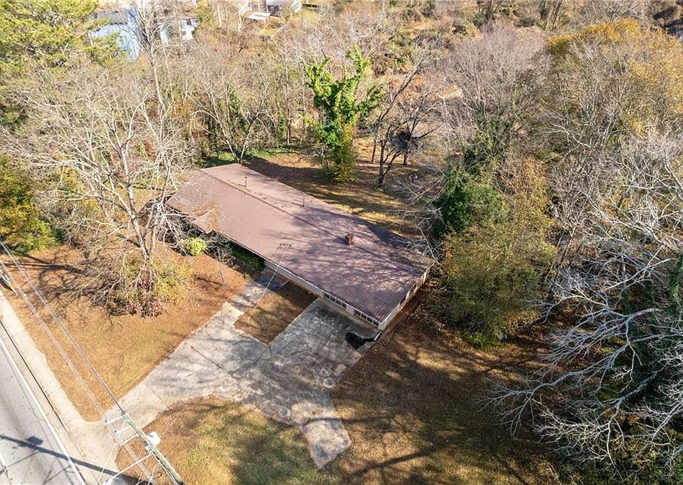 2nd image of 1018 S Hairston Rd