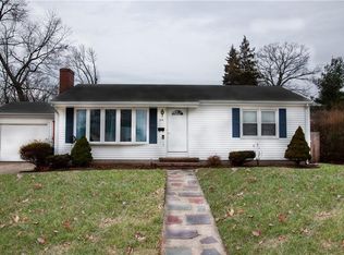 279 Pierce Ave, Warwick, RI 02888