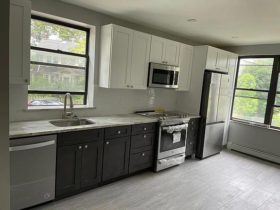 5th image of 496 Castleton Ave Floor 1