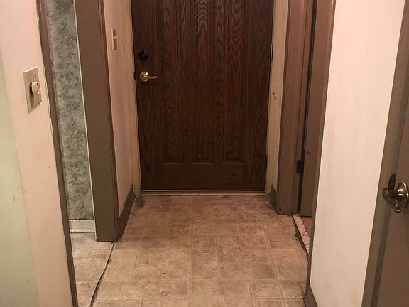 2nd image of 8167 Plaza Gate Ln