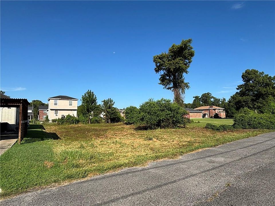 2nd image of Broadway Ave