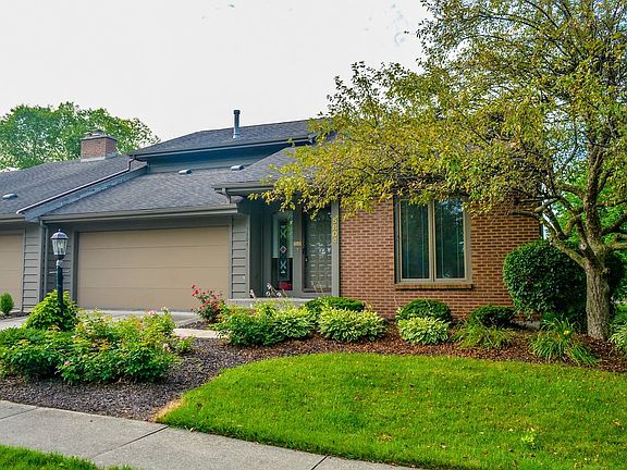 3rd image of 5804 Bayside Dr