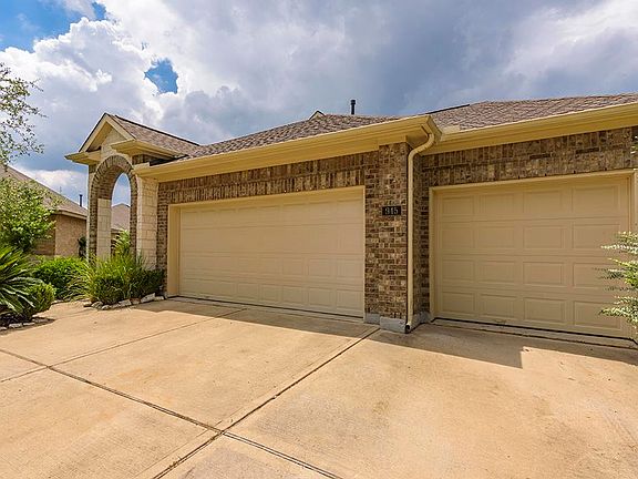3rd image of 945 Ponte Serra Dr