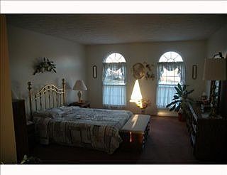4th image of 111 Damian Ct