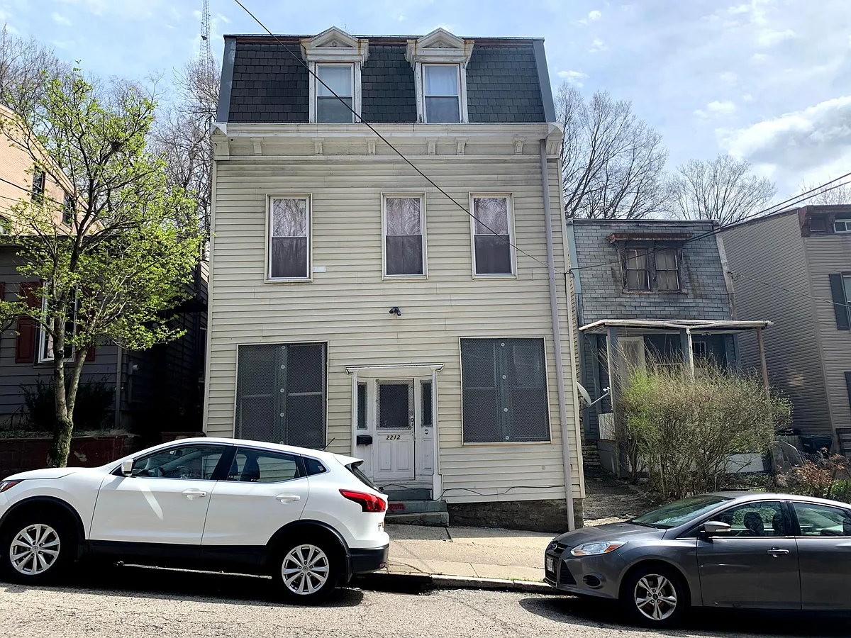 Building Photo - 2212 Ravine St