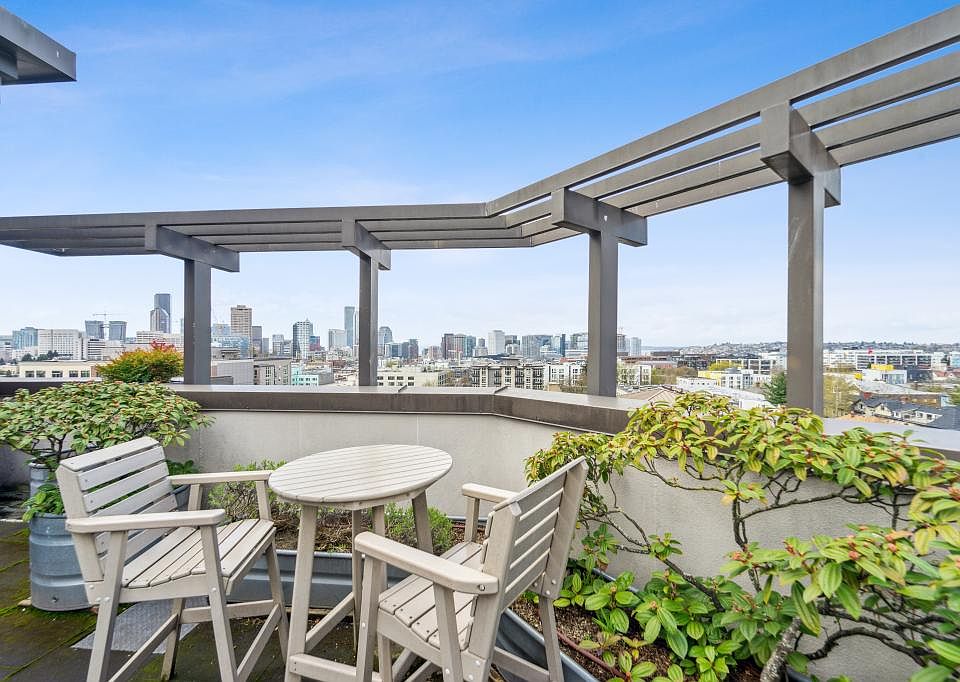 Rooftop Deck
