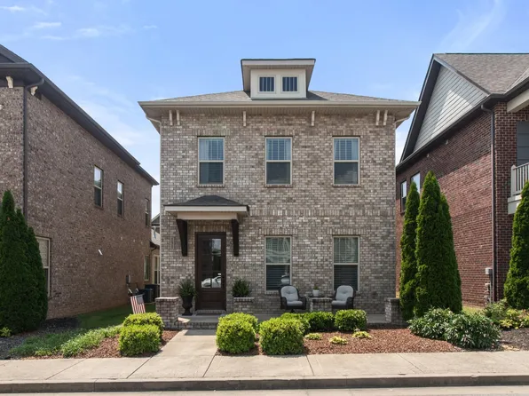 151 Benjamin Ln, Hendersonville, TN 37075