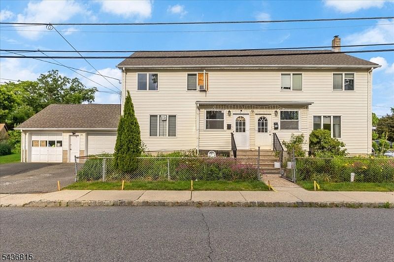 1st image of 70 Robert St