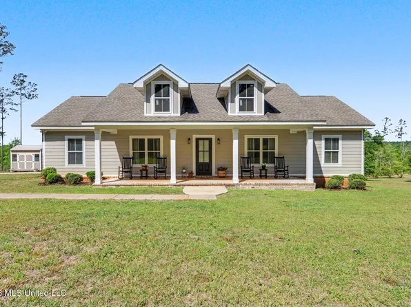 140 Leslie Williams Rd, Lucedale, MS 39452