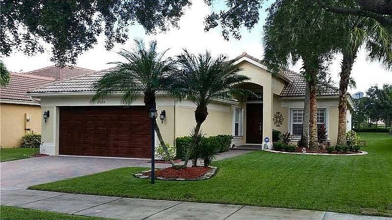 1st image of 11005 NW 64th Dr