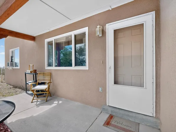 2 Detrias Ct, Edgewood, NM 87015