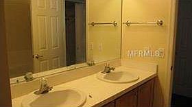 5th image of 611 Mulberry Ave