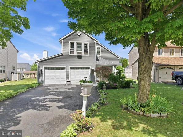 12 Pebble Dr, Horsham, PA 19044