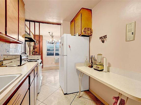 4th image of 458 Neptune Ave APT 4L