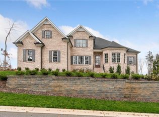 1565 Stable Bend Ln, Winston Salem, NC 27106