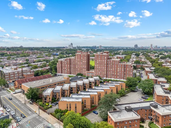 75-22 Parsons Boulevard image 19 of 21