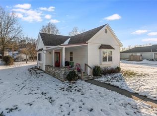 207 W Meadow St, Smithville, MO 64089