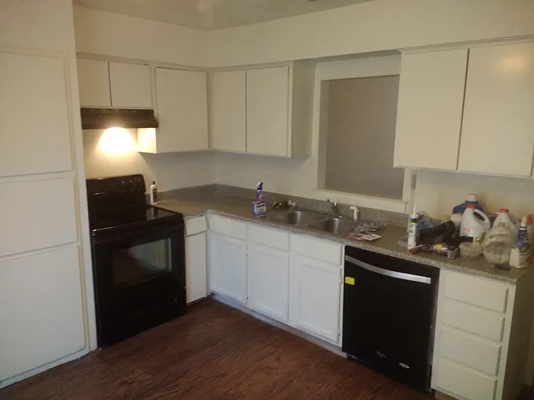 1026 Pleasant Valley Ln — Photo 3