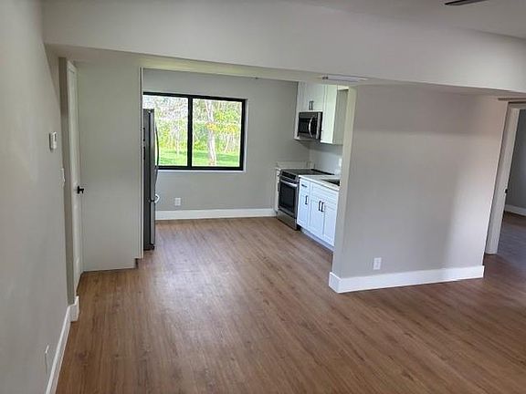 3rd image of 133 SE 13th Ave #0