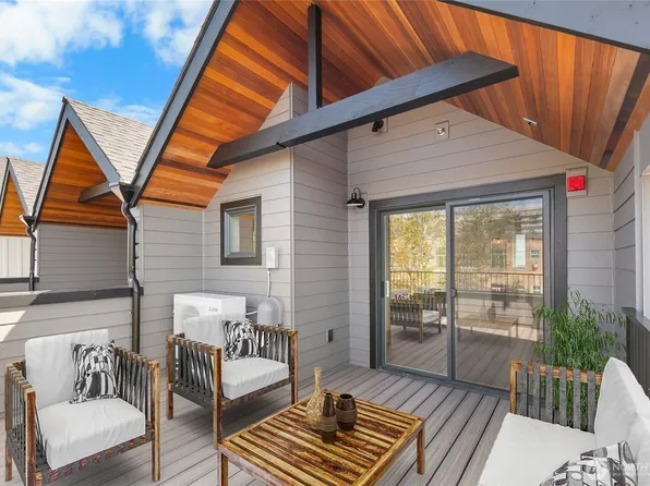 110 E 2nd Street S, Kirkland, WA 98033