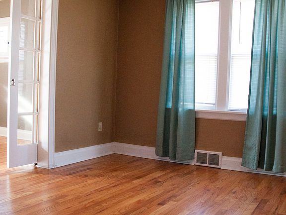 5th image of 3426 Lindscott Ave