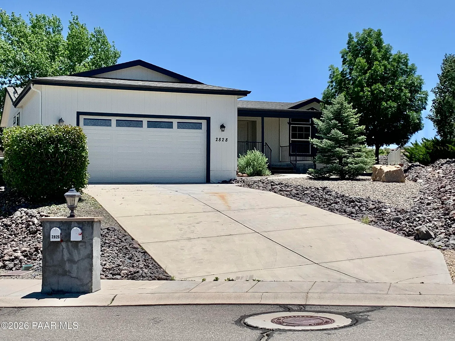 3 bed, 2.0 bath, 1900 sqft, $2,650 — Photo 1