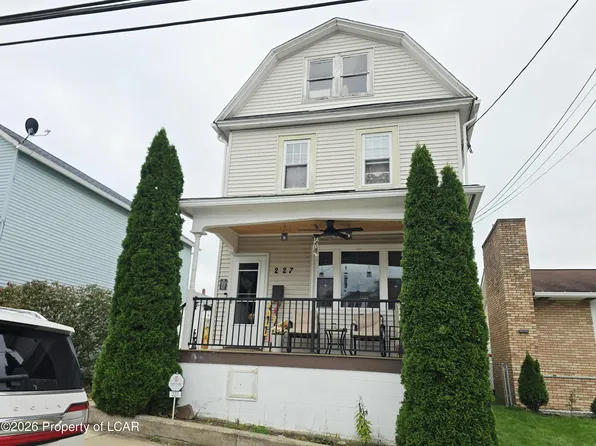 227 W Church St, Nanticoke, PA 18634