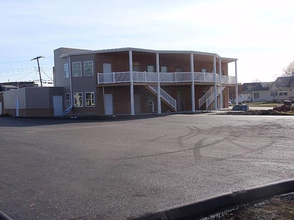 2nd image of 206 Kroeger Ave APT 1A