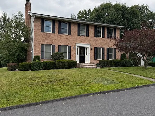 105 Belair Dr, Eynon, PA 18403