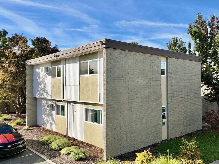 Markston Apartments — Photo 18
