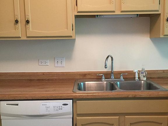 5th image of 1400 Sutton Ct #1400