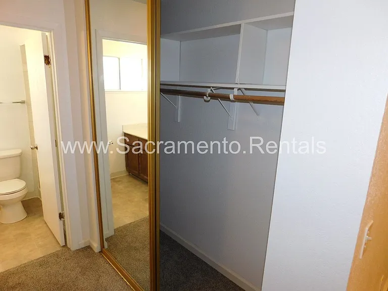 5840 Shelldrake Ct — Photo 16