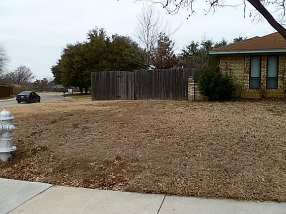 2nd image of 1449 Glenhill Ln