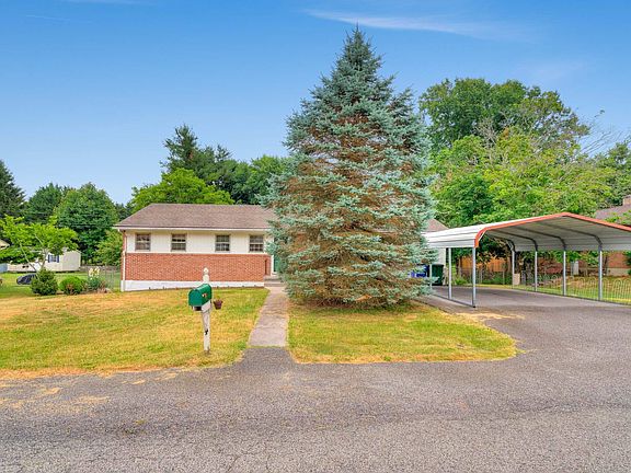 2nd image of 140 Kimball Ln