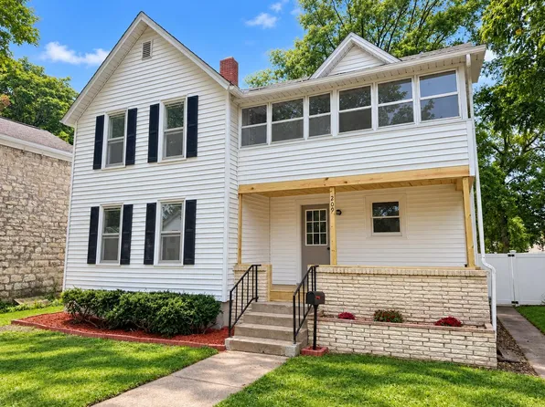 209 S Ohio St, Prairie Du Chien, WI 53821