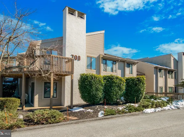 702 Pritchard Pl, Newtown Square, PA 19073