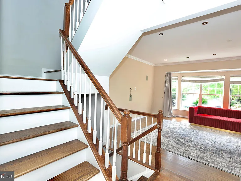 6633 Creek Point Way — Photo 38