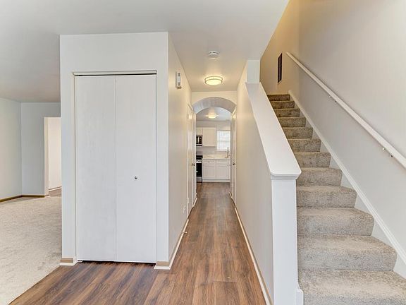 3rd image of 2079 Foxtail Dr